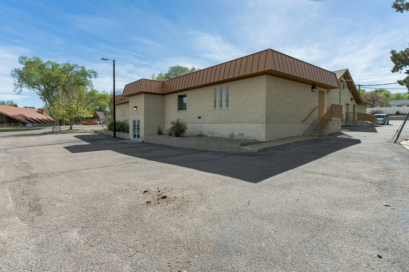 1022 Liberty Ln Office