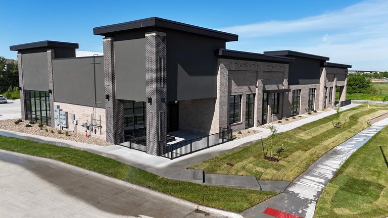 10100 Plum Dr, Urbandale, IA, For Lease, Image-2