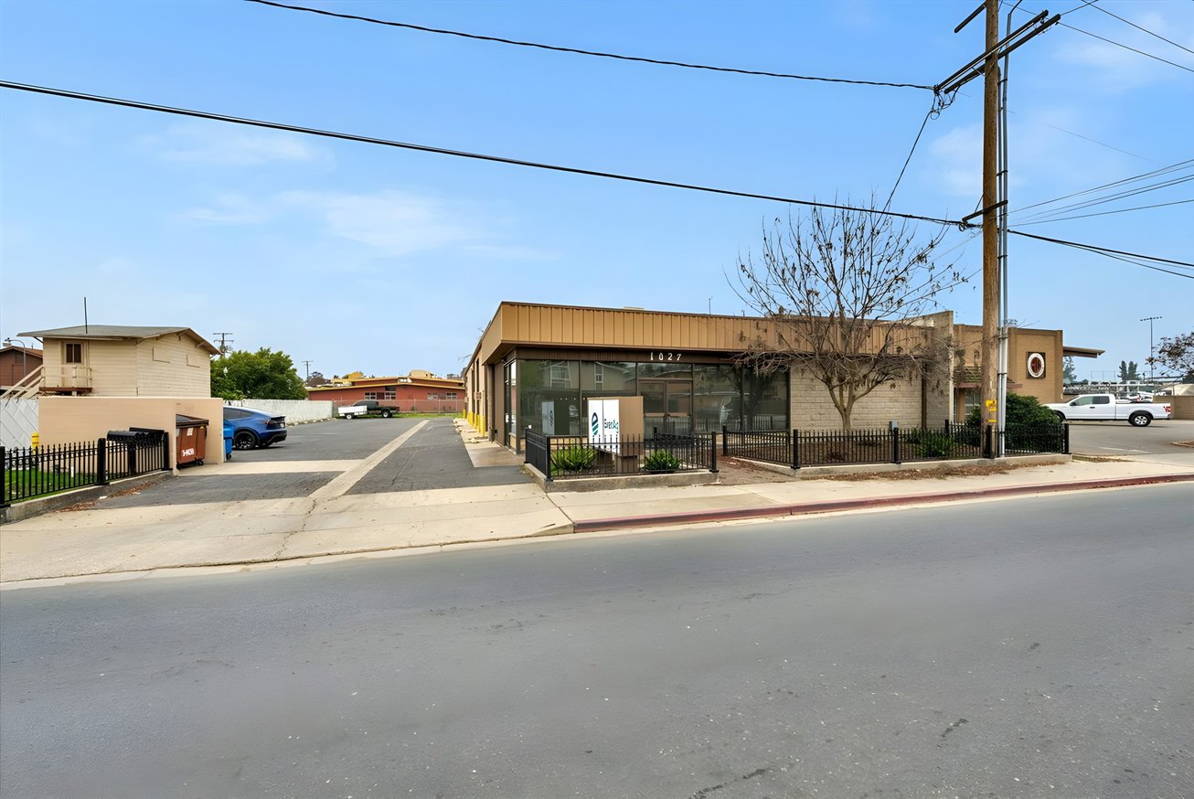 1027 West Murray Avenue, Visalia, CA, For Sale, Image-2