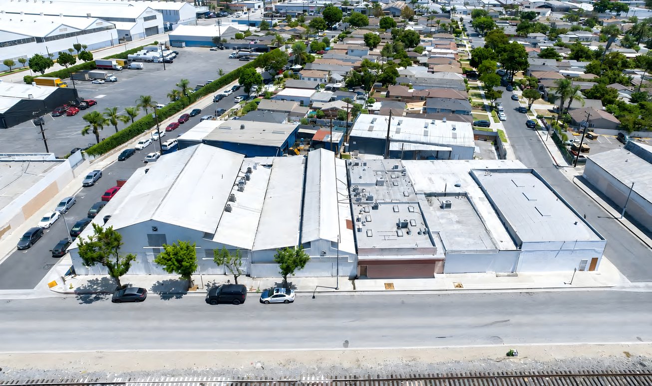 10810–10844 Alameda St, 2612 108th St & 2611 109th St Industrial