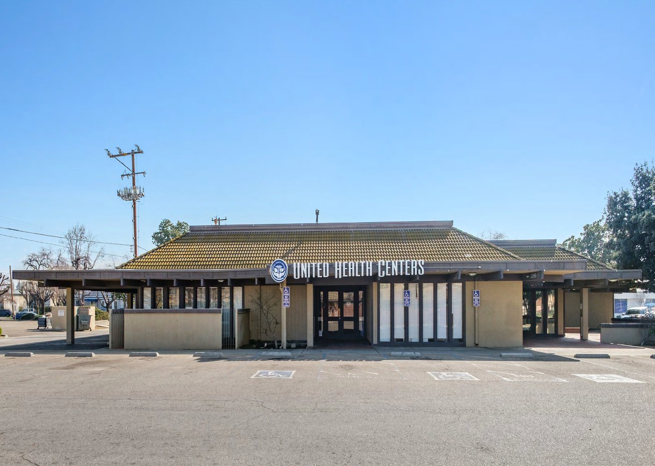 1122 S St Office