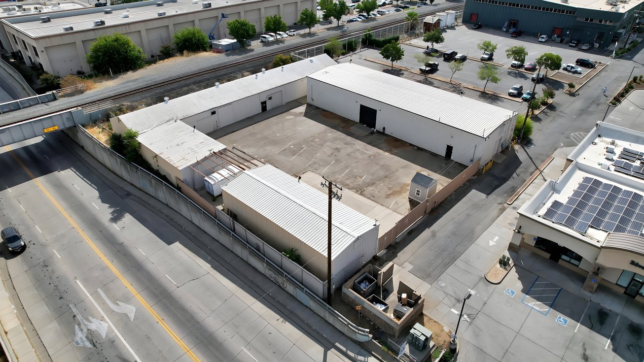 1127 Chestnut Street Industrial