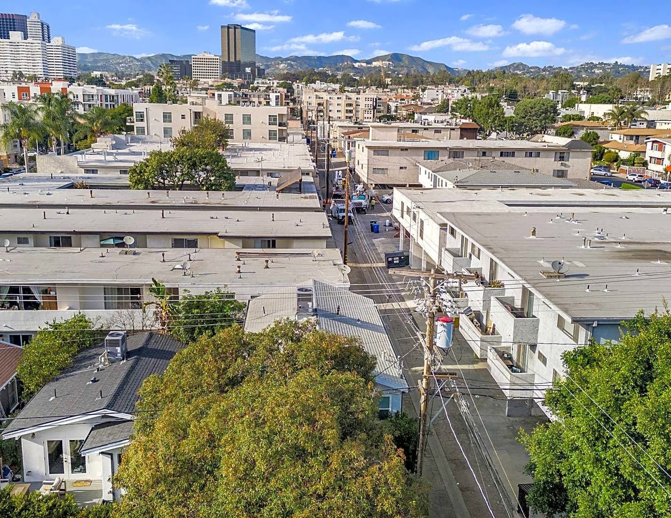 11565 Iowa Avenue Multifamily photo 1