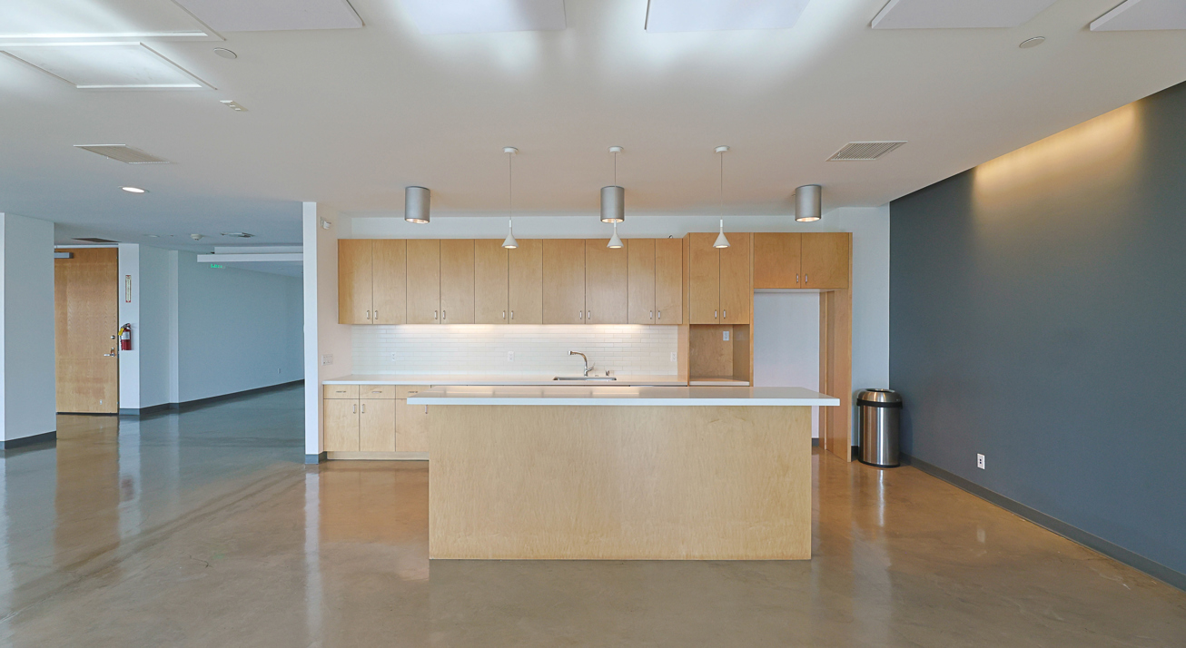 11925 Wilshire - Image 4