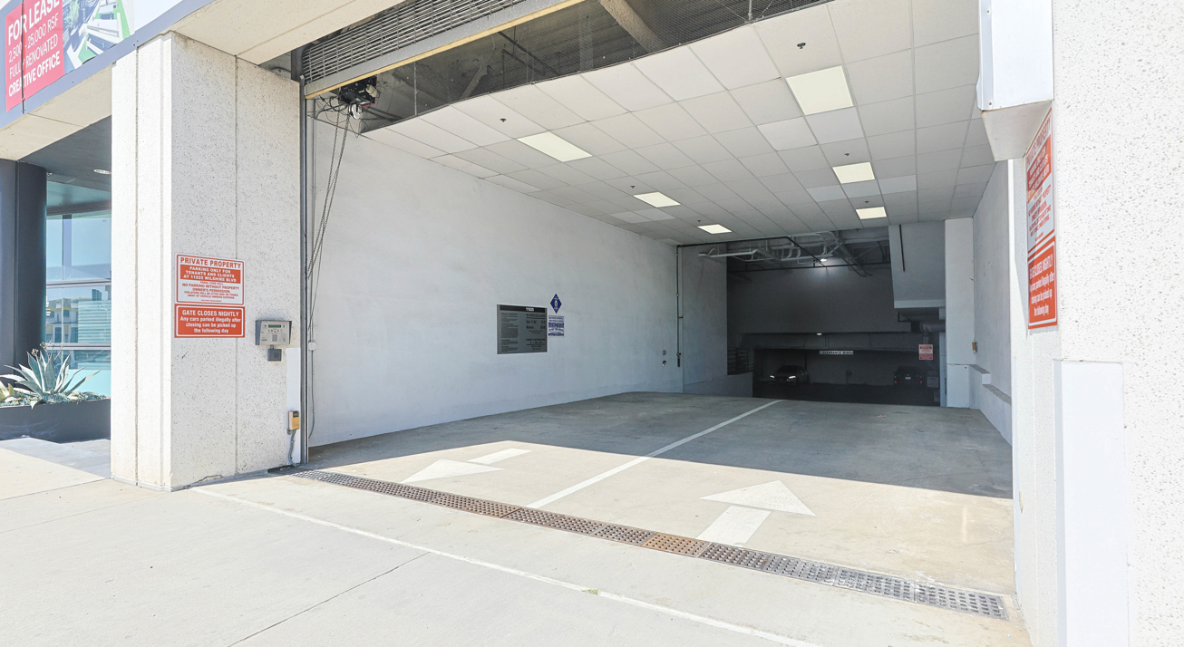 11925 Wilshire - Image 14