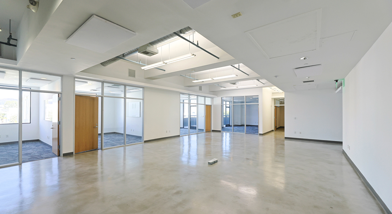 11925 Wilshire - Image 12