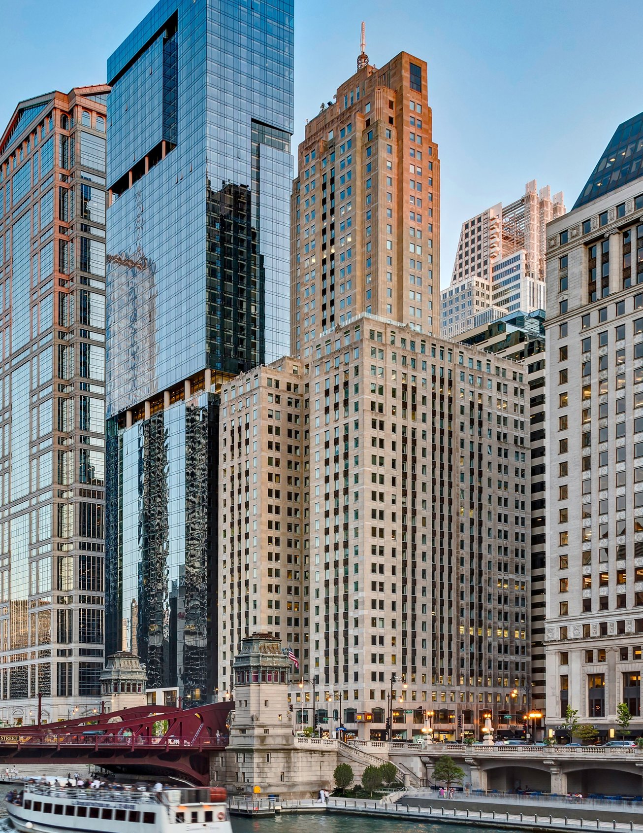 121 West Wacker Drive Office