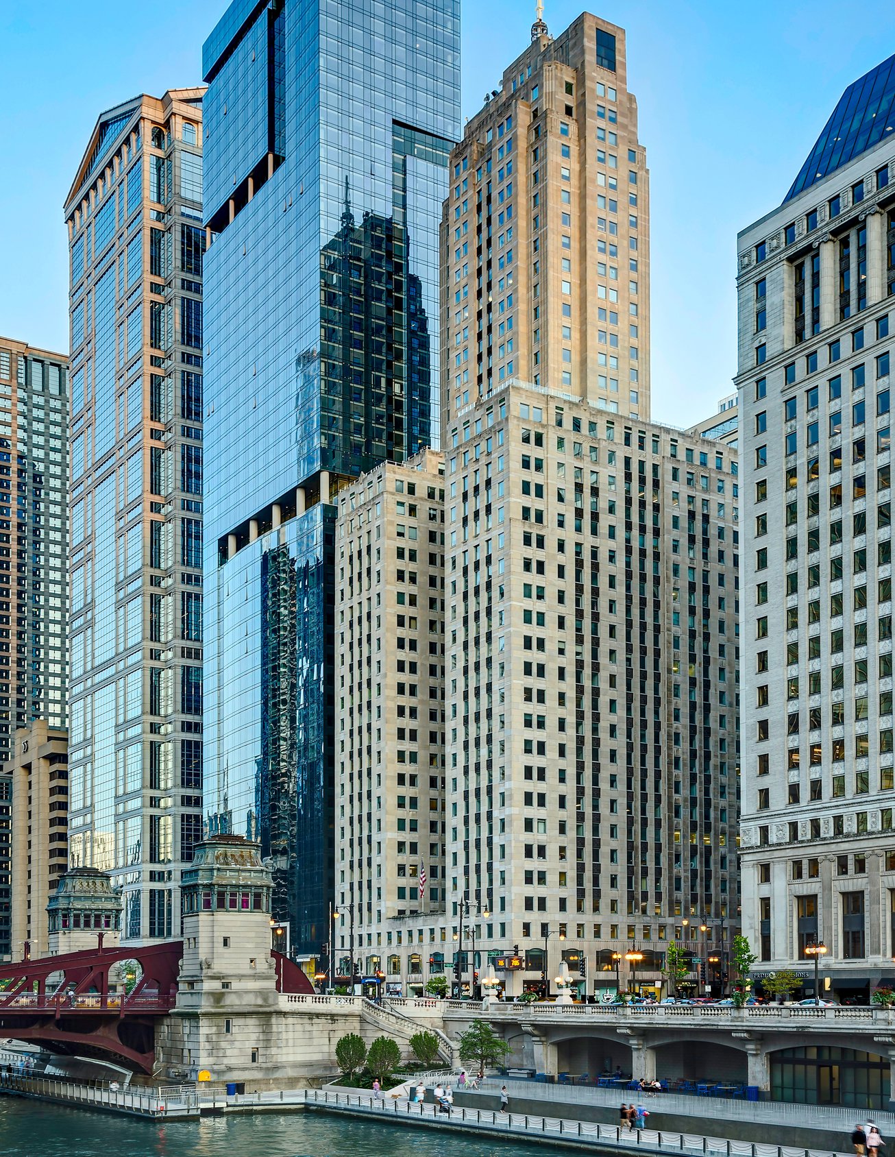 121 West Wacker Drive Office photo 1