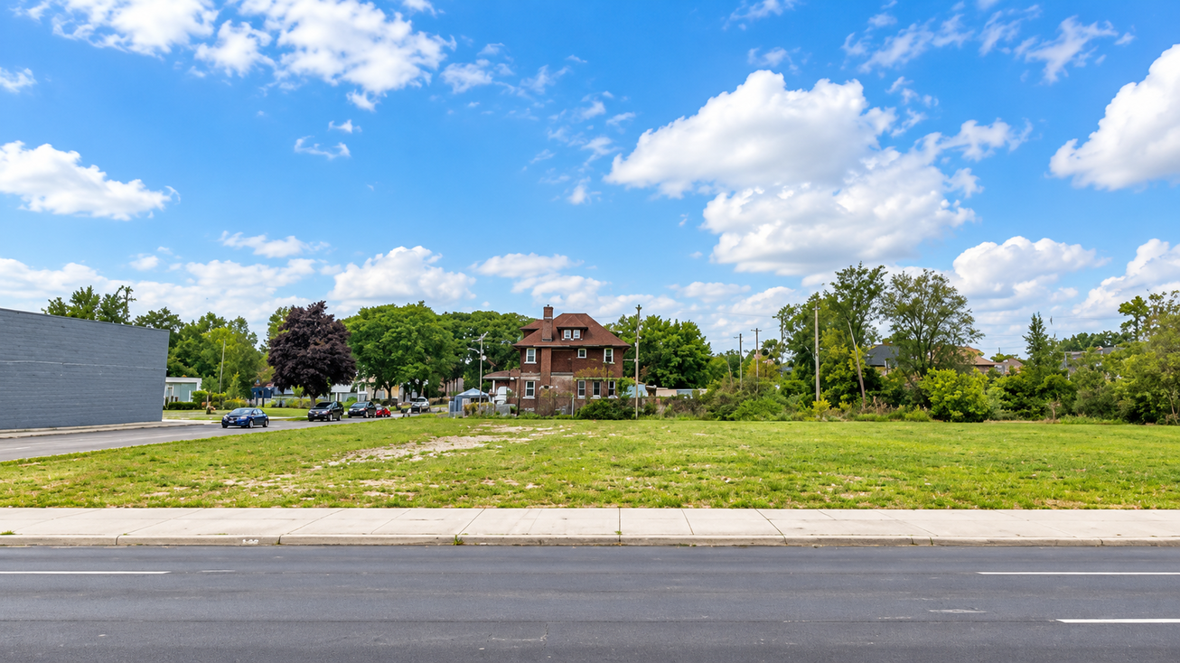 12921 Woodward Avenue Land/Development