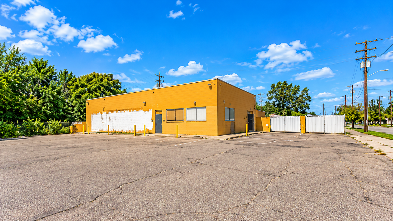 14299 Houston Whittier St Retail