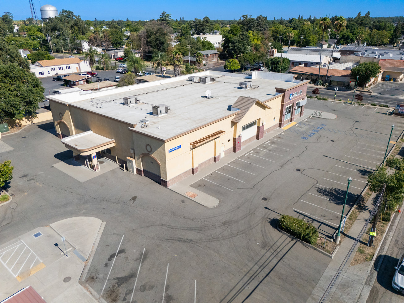 1583 Highway 99 Retail