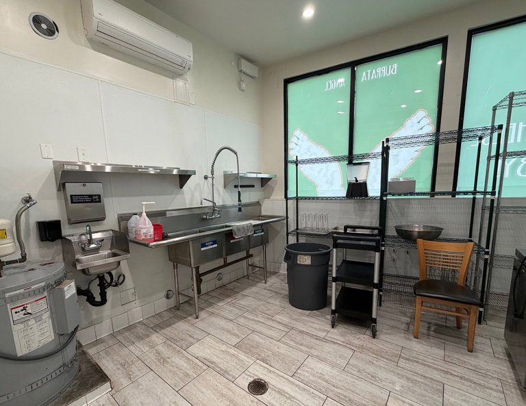165 S Crescent Heights Boulevard, Los Angeles, CA, For Lease, Image-4