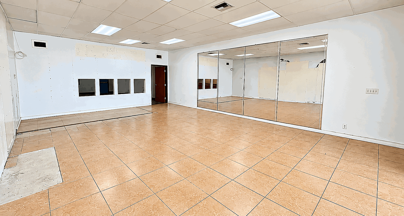 16895 Beach Blvd Retail