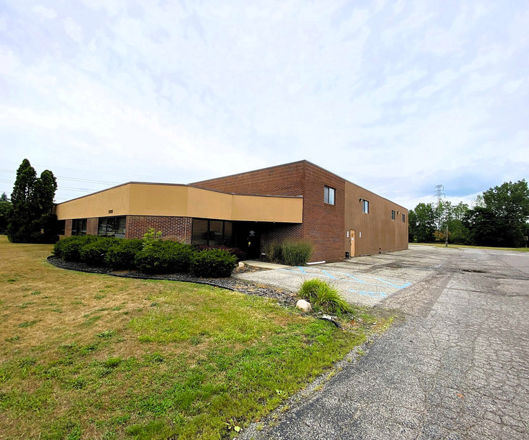 1960 West Maple Road, Commerce Township, MI, For Lease, Image-2