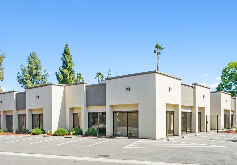 2002 North Gateway Boulevard, Fresno, CA, For Lease, Image-2