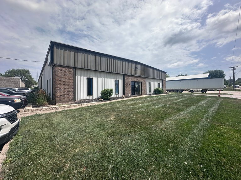 2100 E Ovid Ave, Des Moines, IA, For Lease, Image-2