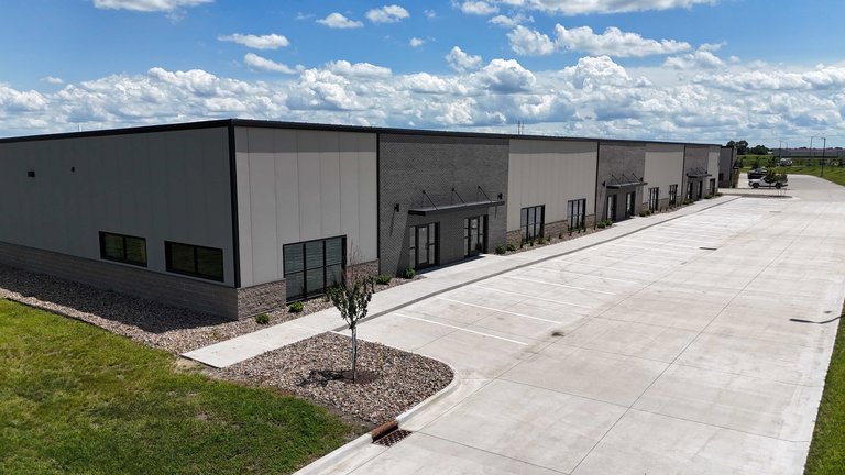 2151 Shiloh Rose Pkwy SW, Bondurant, IA, For Lease, Image-2