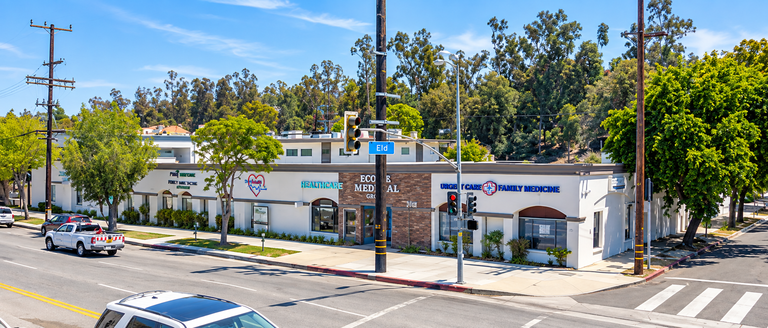 22554 Ventura Blvd, Woodland Hills, CA, For Lease, Image-3