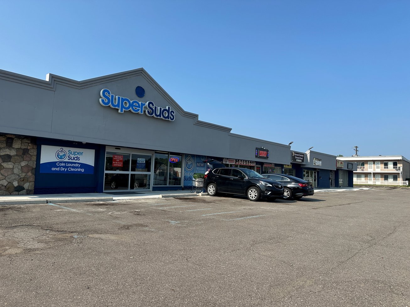 2395 Elizabeth Lake Road Retail