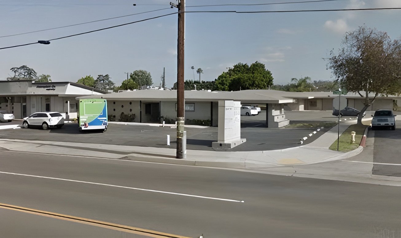2501–2541 W La Habra Blvd Office