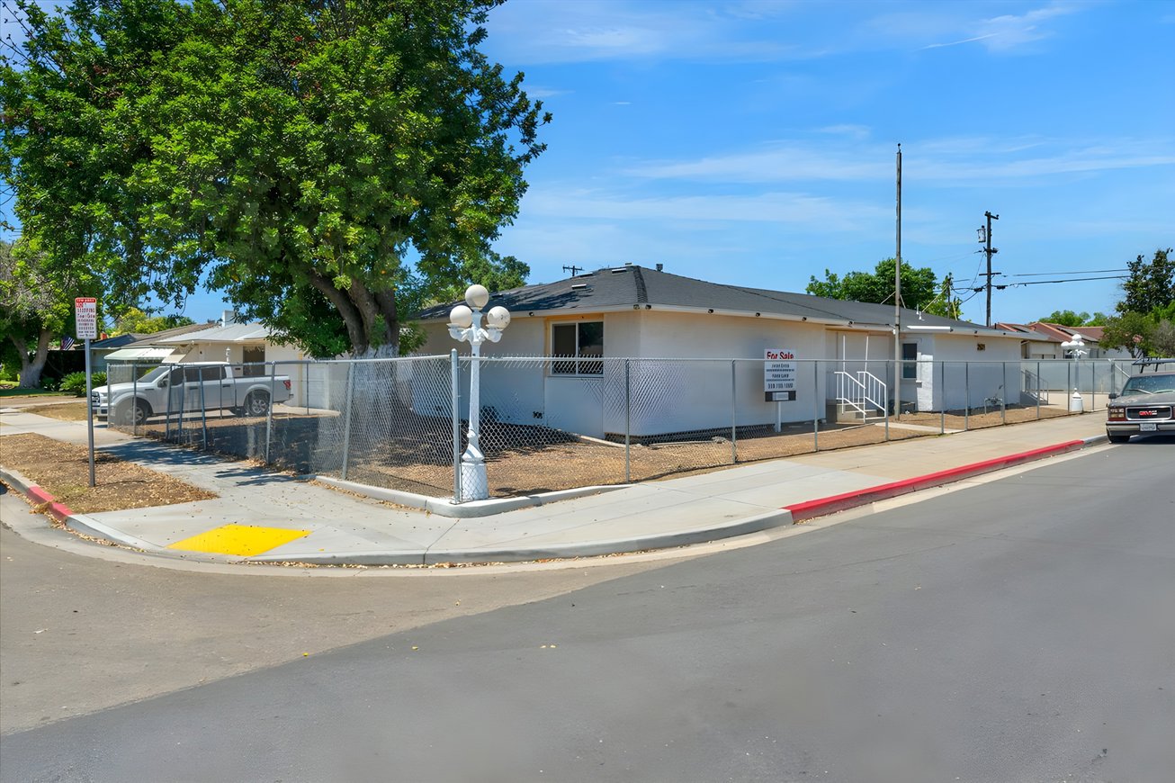 2611 North Fresno Street, Fresno, CA, For Sale, Image-1