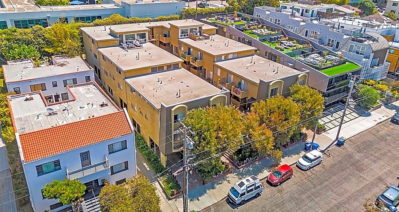 2727 3rd St Multifamily photo 2