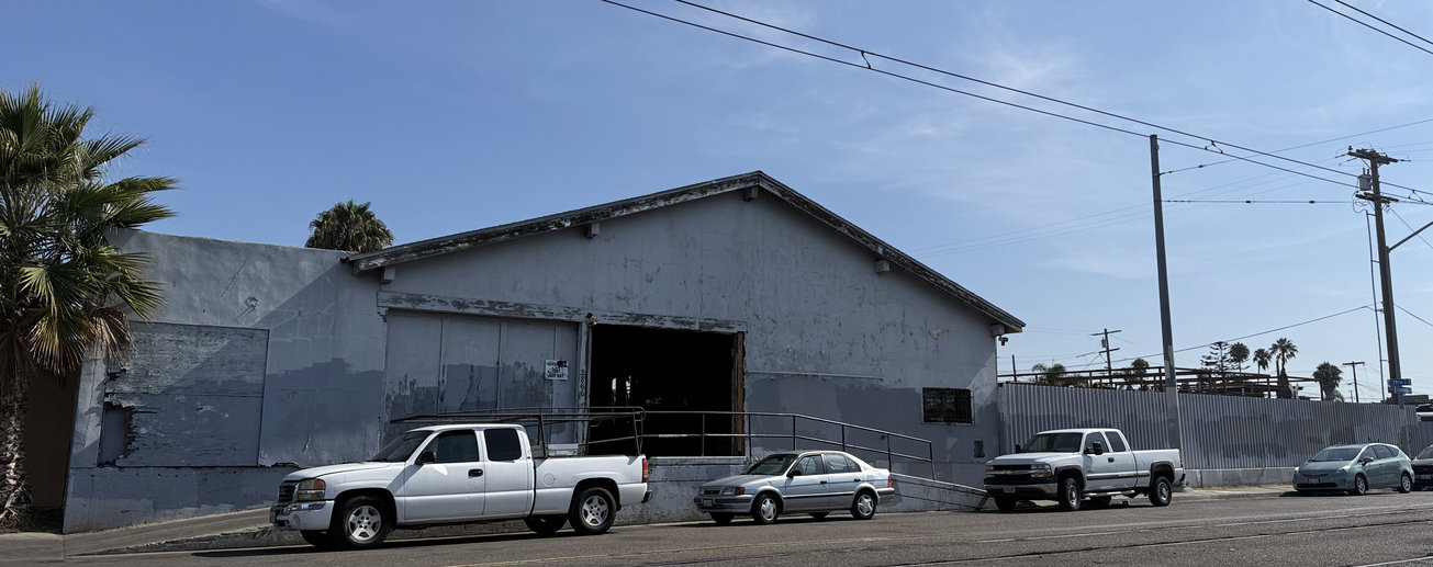 2866 Commercial Street Land/Development