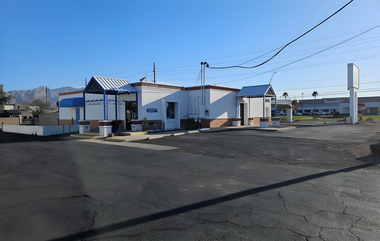 2901 N Campbell Ave Land/Development