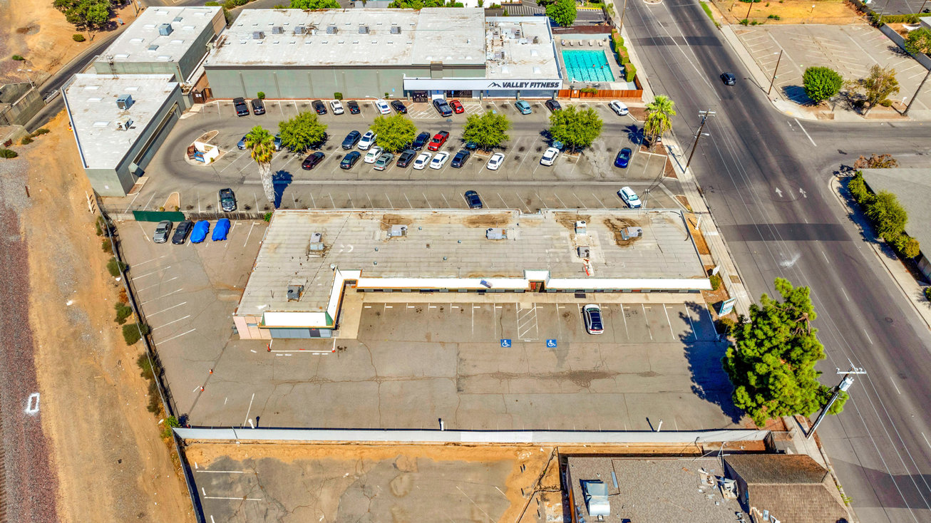 2971 North Maroa Avenue Office