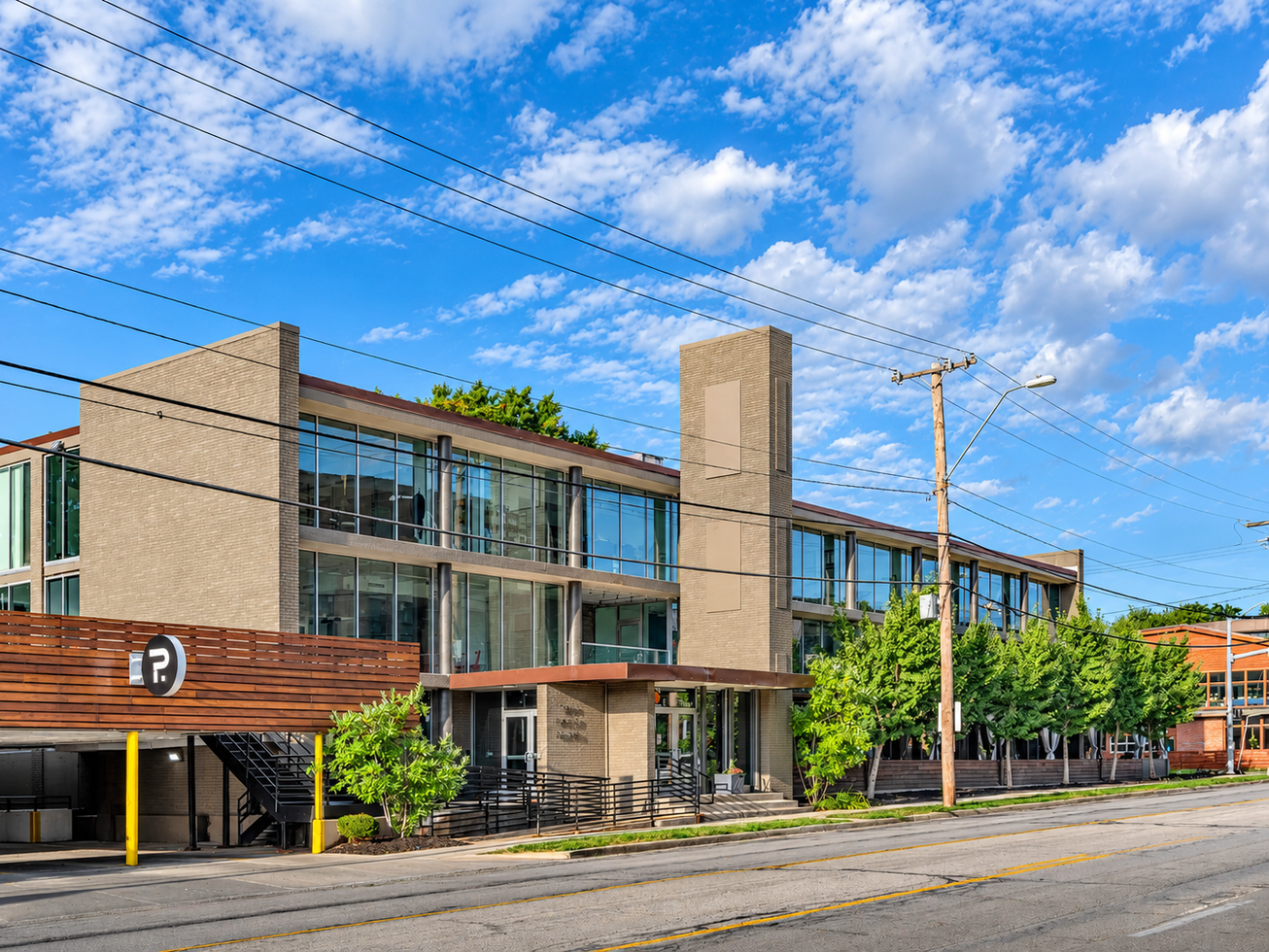 701-751 E 63rd Retail
