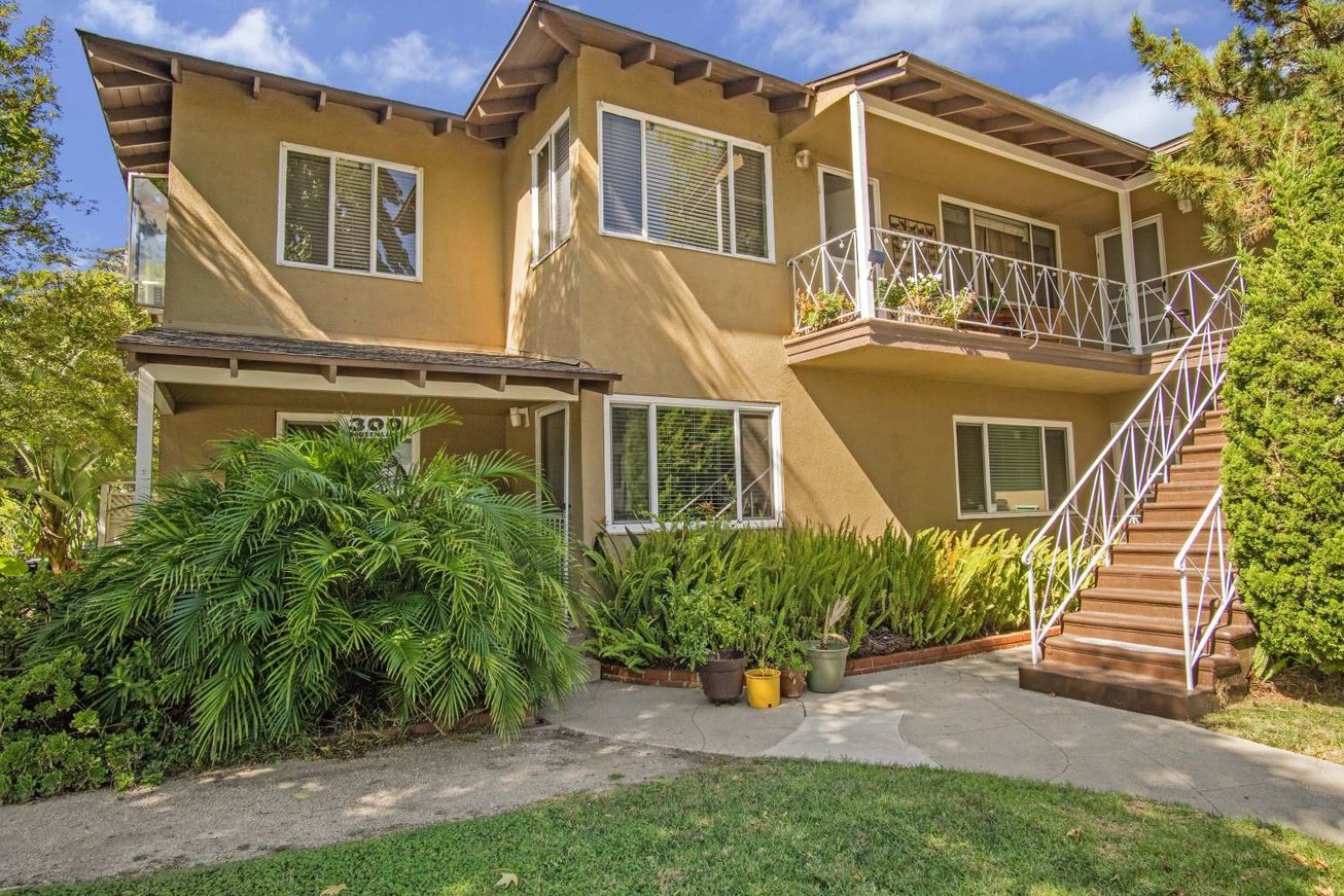 300 North Screenland Dr Multifamily