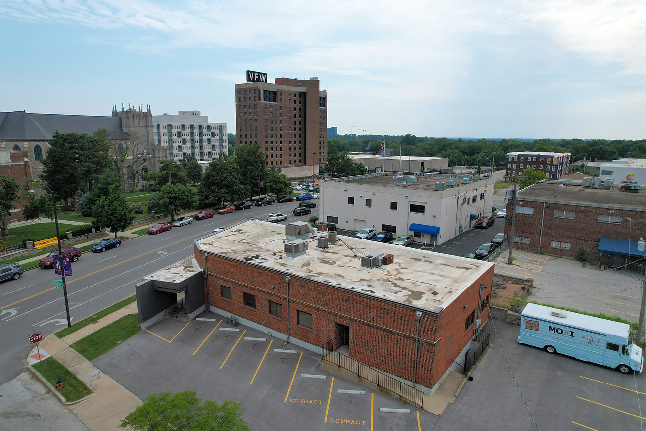 300 W Linwood Blvd, Kansas City, MO, For Sale, Image-2