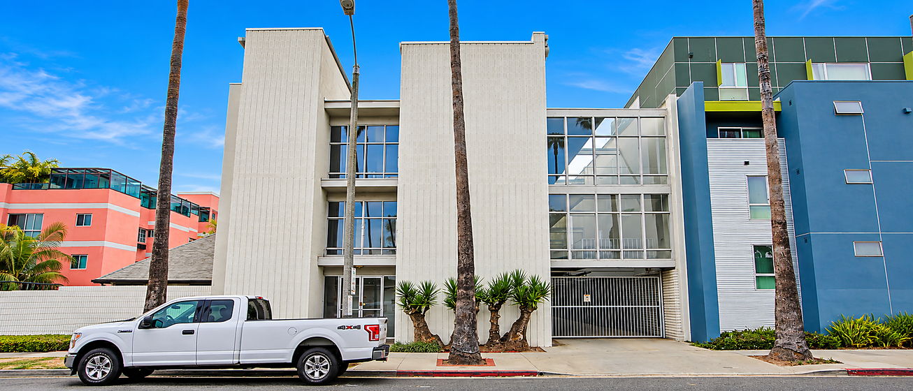 3017 Santa Monica Blvd Office