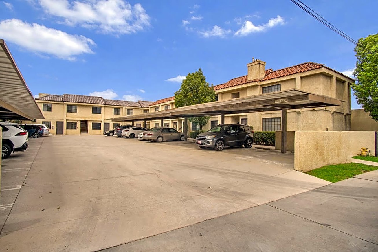 31701 Ridge Route Rd Multifamily photo 2
