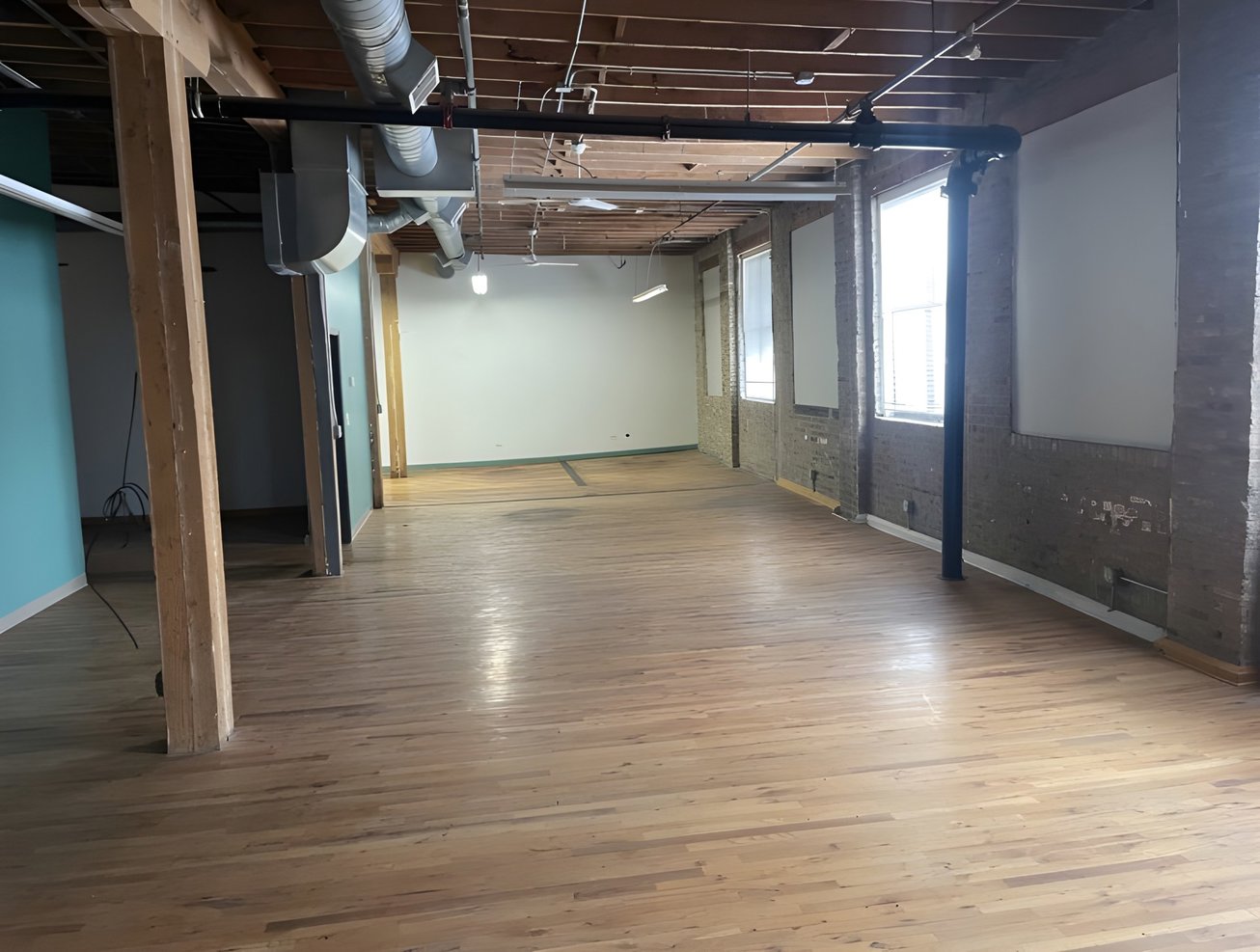 348 North Ashland Avenue Office