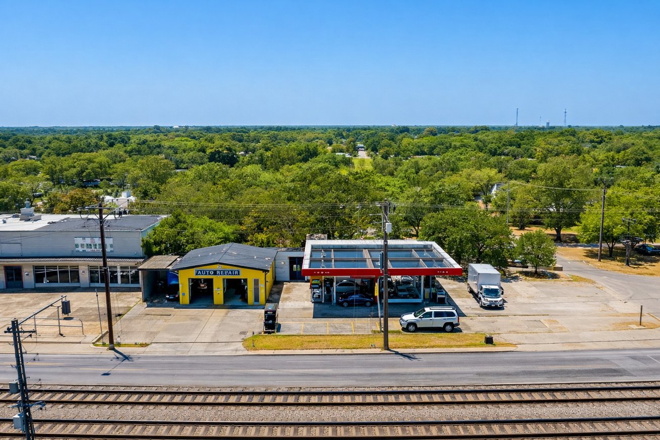 3701 S Lancaster Road Retail