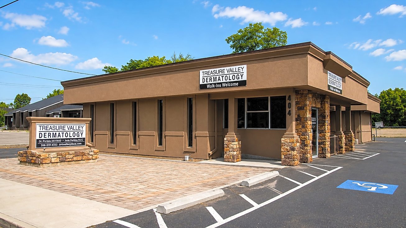 404 E Elm St Office