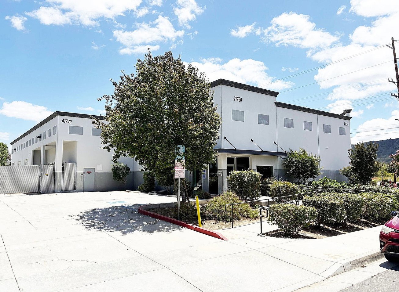 41720 Corning Place Industrial