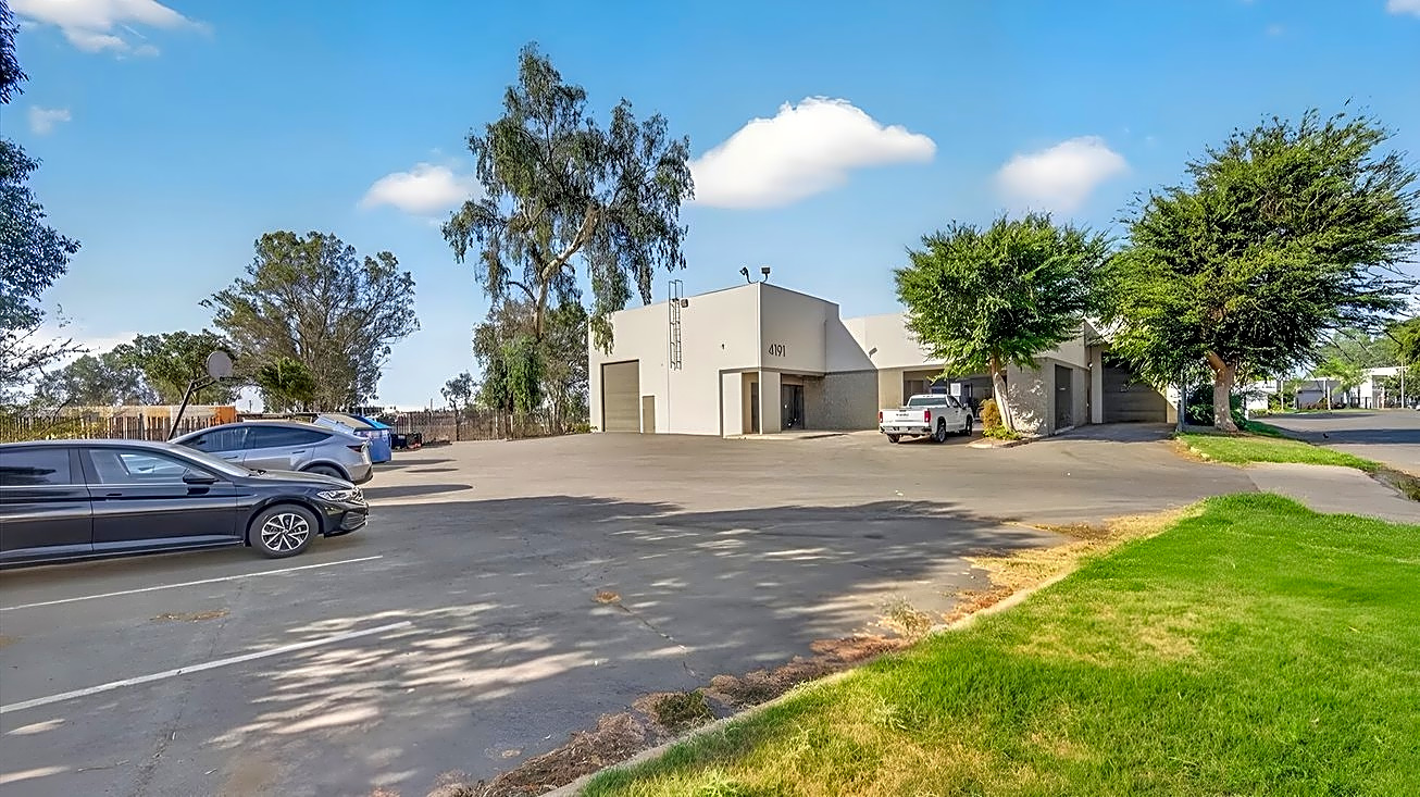 4191 West Swift Avenue Industrial