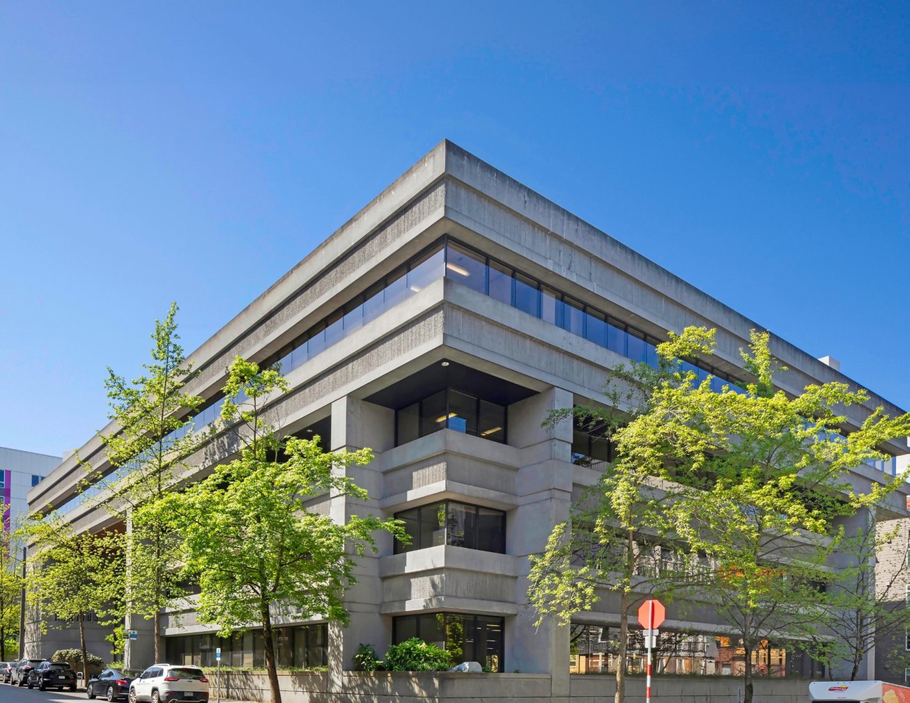 425 Pontius Ave N Office