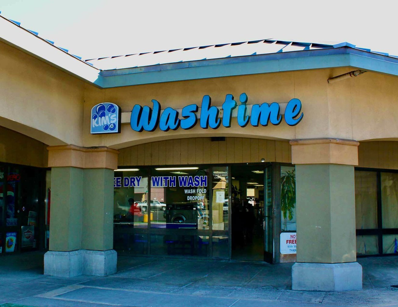4555 N. Pershing Avenue Retail