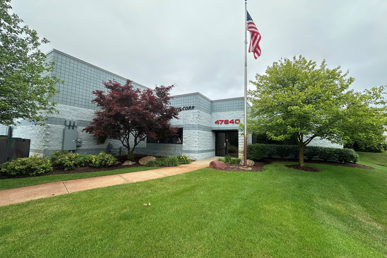 47840 Anna Court, Wixom, MI, For Sale, Image-2