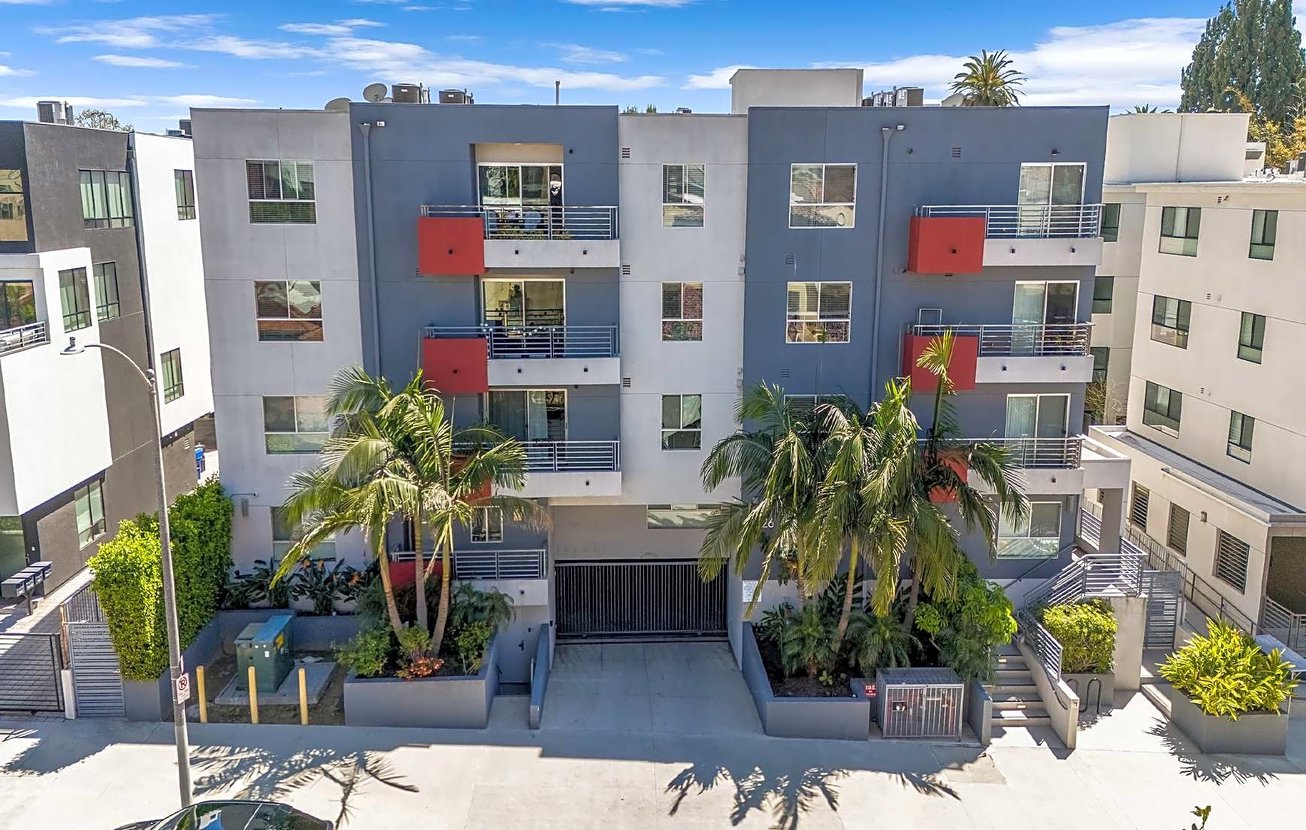 5026 Rosewood Avenue Multifamily photo 1