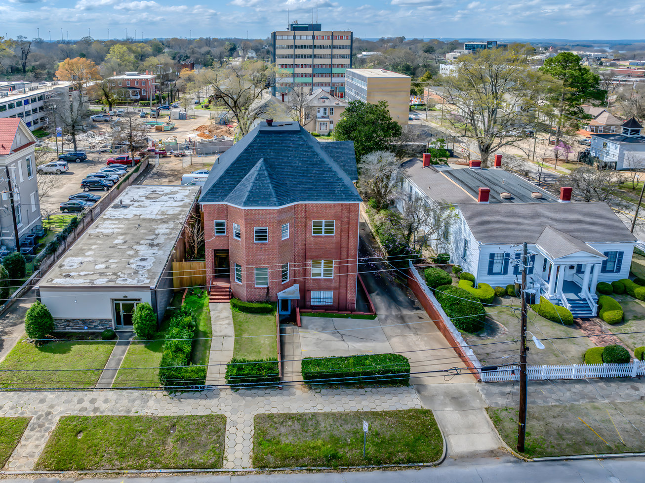 516 South Perry Street Office
