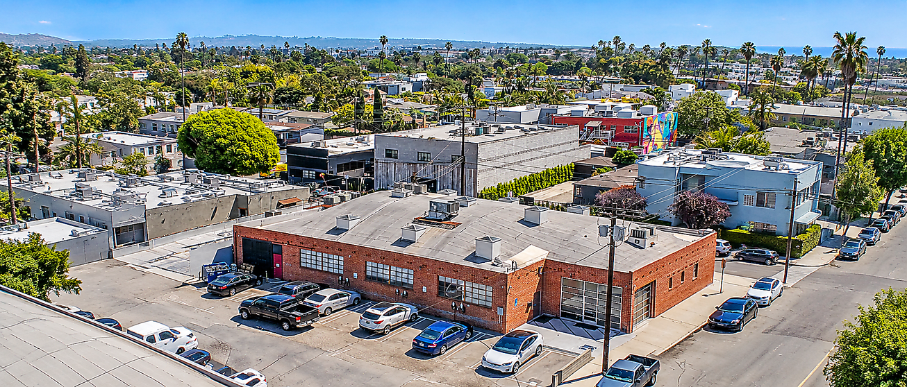 523 Victoria Avenue Office