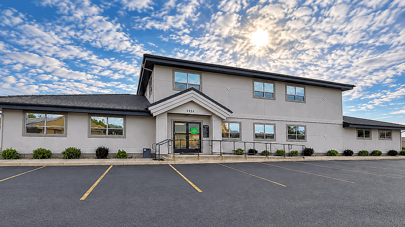 5555 N. Glenwood St. Industrial