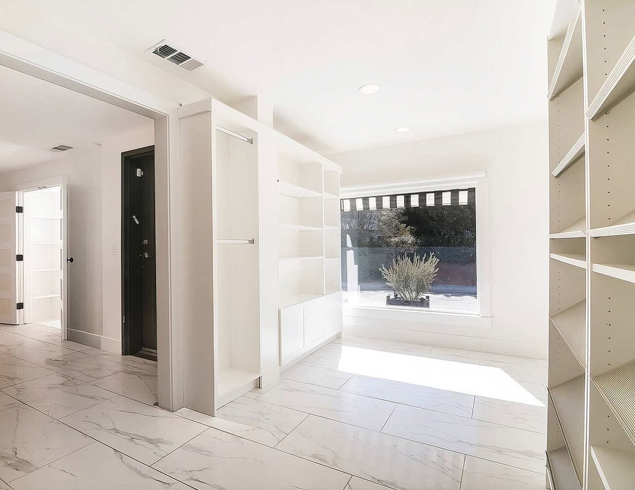 6017 Melrose Avenue Retail