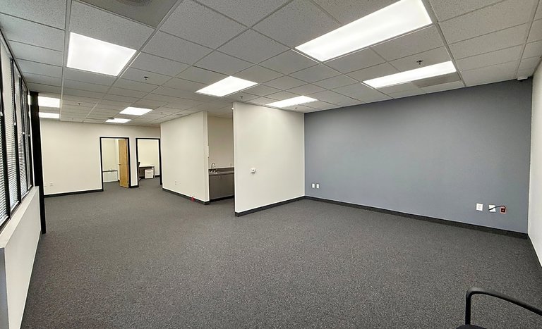 6180 North Hollywood Boulevard, Suites 102–104 Industrial photo 13