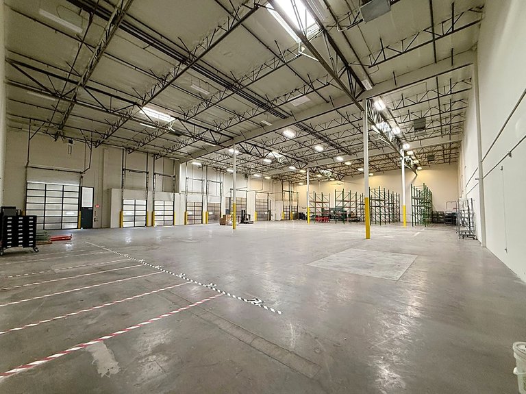 6180 North Hollywood Boulevard, Suites 102–104 Industrial photo 9