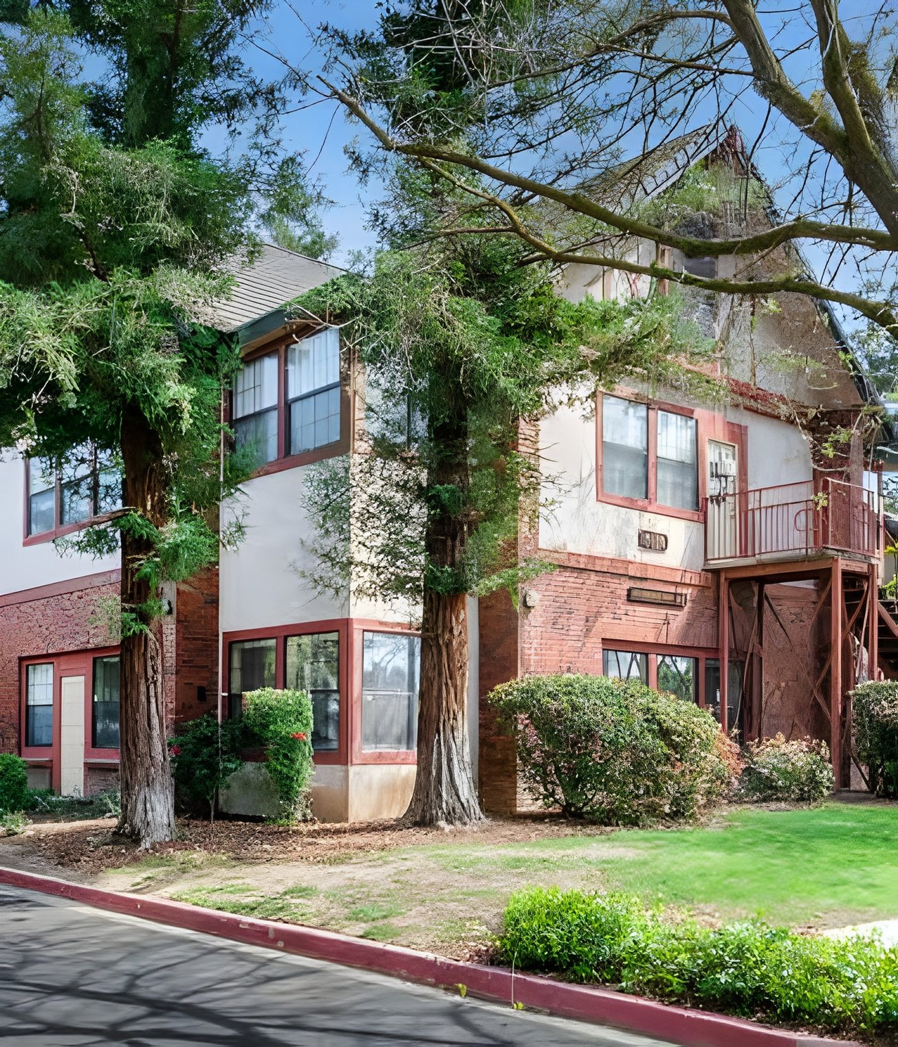 6335 N Fresno St Office